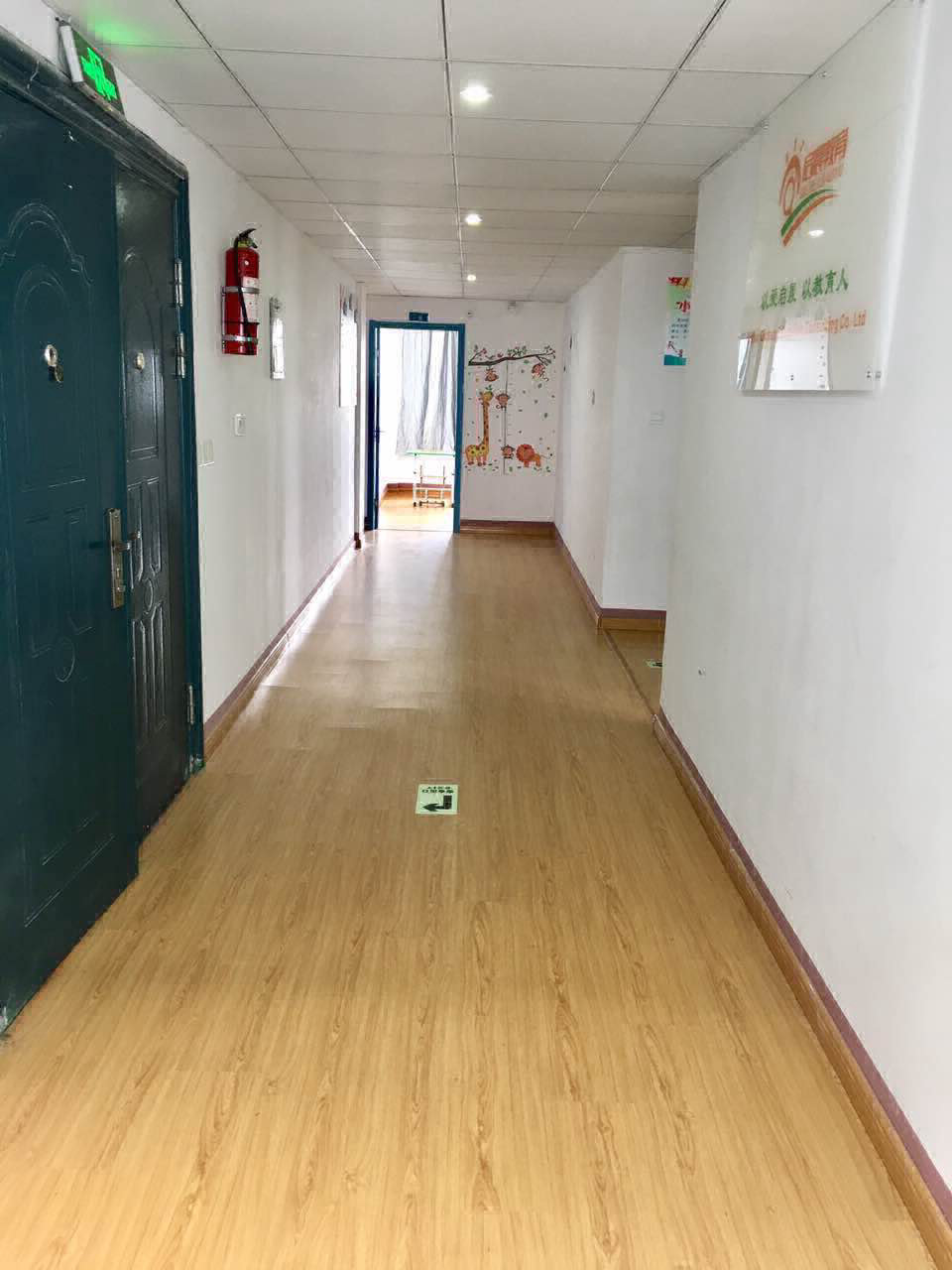 机构走廊